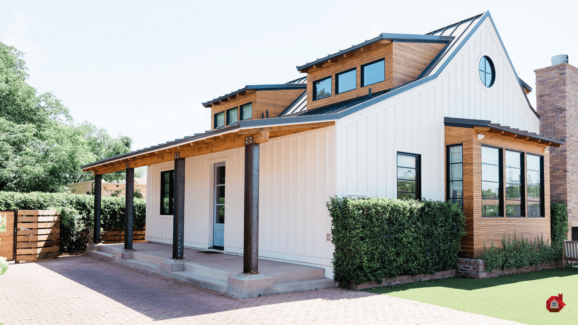 house with white siding&nbsp;