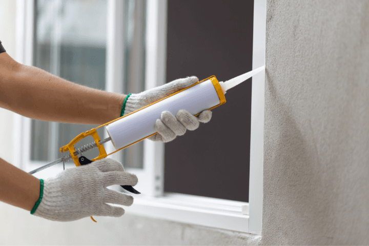 Caulking gun 