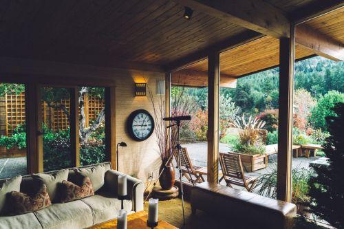 cottage living room_Cottage renovations: the right approach