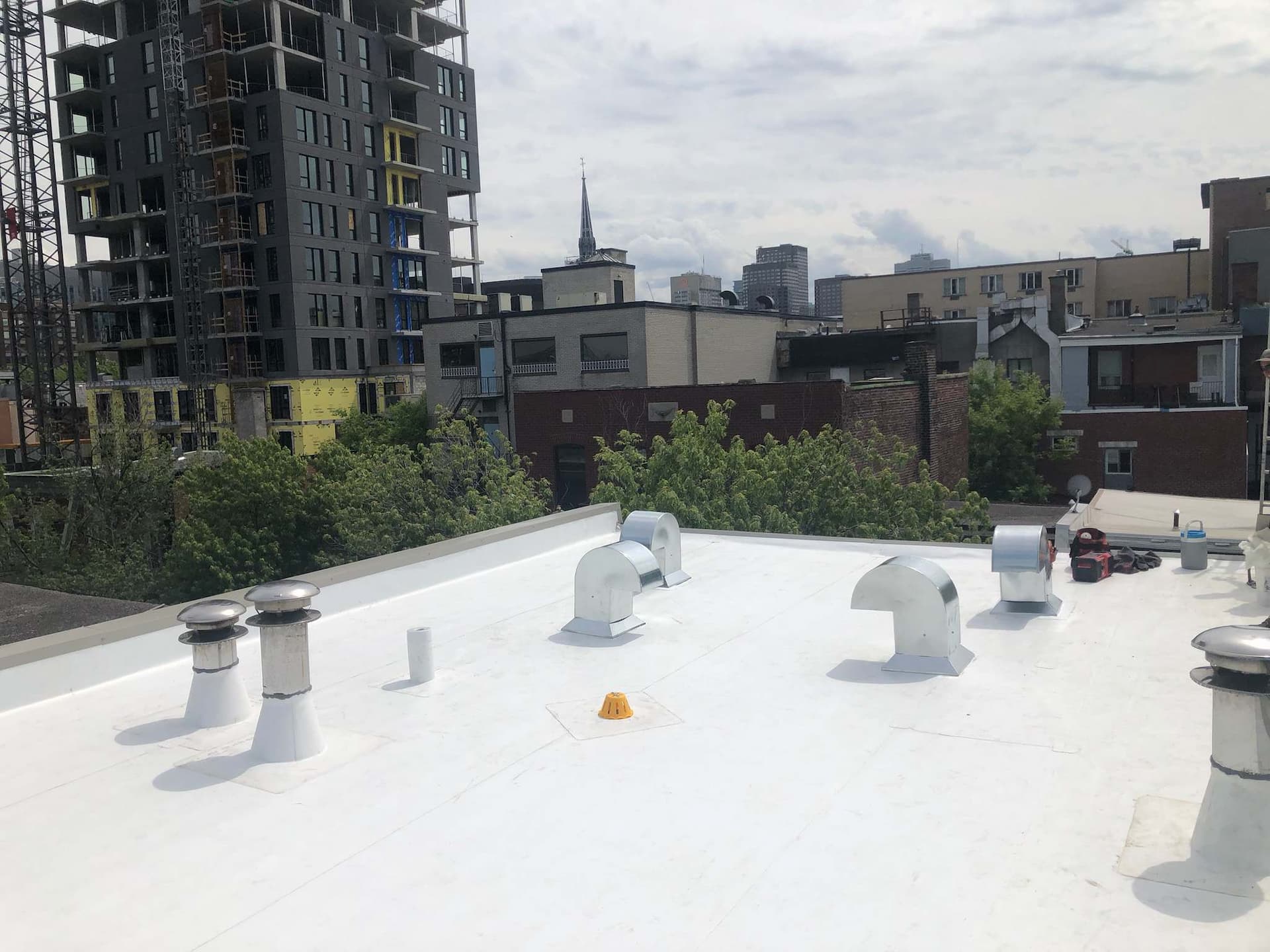  EPDM or TPO rooftop