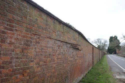 bulging brick wall_The 6 most common masonry problems