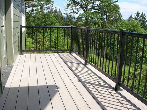 aluminum railings around a deck_renoquotes.com