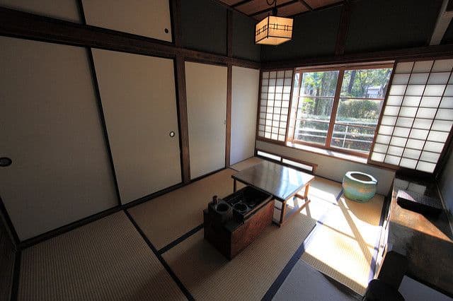 sliding door_japanese inspired_choosing an interior door for your home