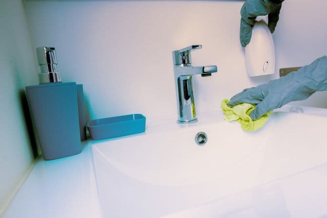 Bathroom cleaning_renoquotes