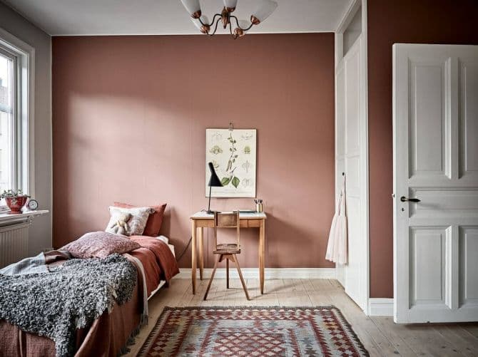 Chambre à coucher murs roses cendré- blush pink bedroom walls
