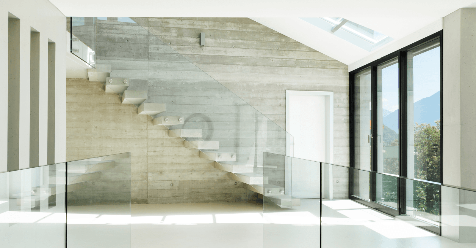 Floating or suspended staircase