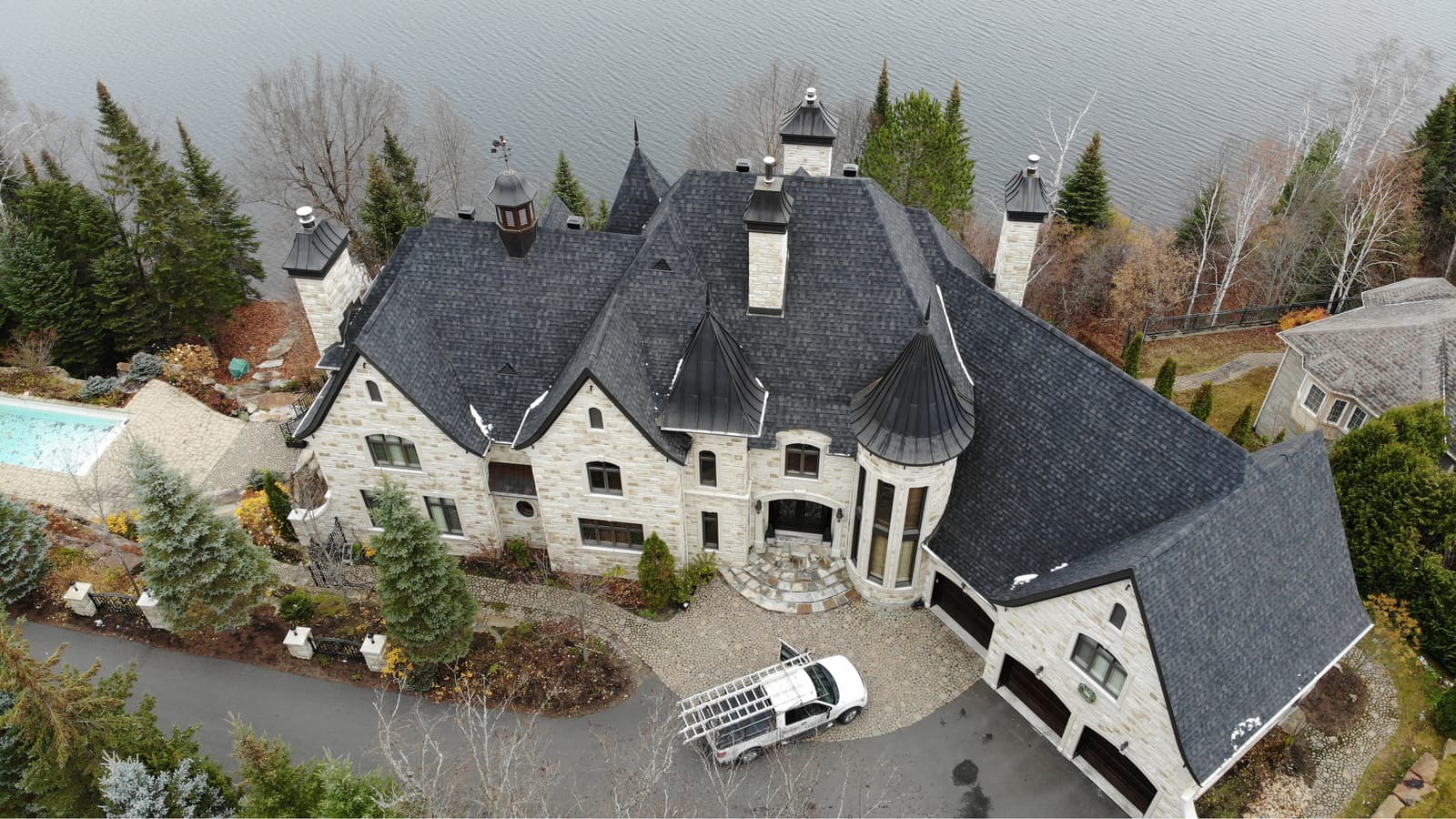 Toiture Asphalte_Combien coûte une réfection de toiture en 2022