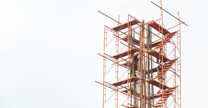 safely assembling scaffolding