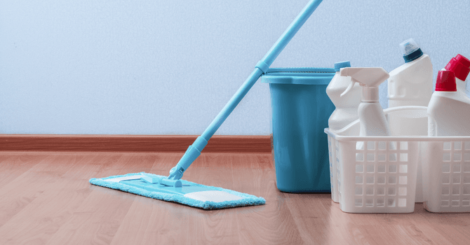 does white vinegar damage floors?