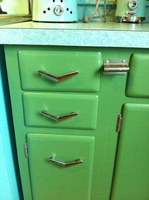 kitchen cabinet retro handles_10 Kitchen Cabinet Handles