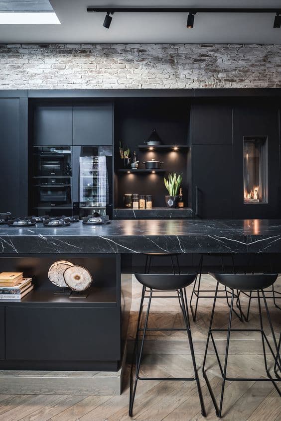 Cuisine noire avec comptoir marbre_black kitchen with marble kitchen