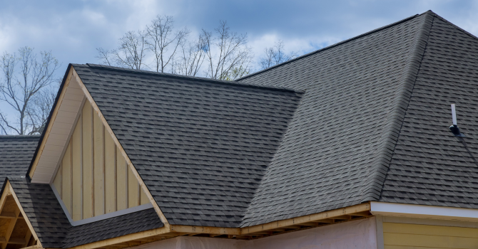 Asphalt roofing shingles
