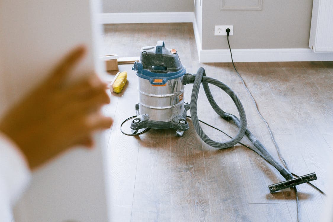 balayeuse pour nettoyer débris rénovations_vacuum cleaner to clean debris renovations