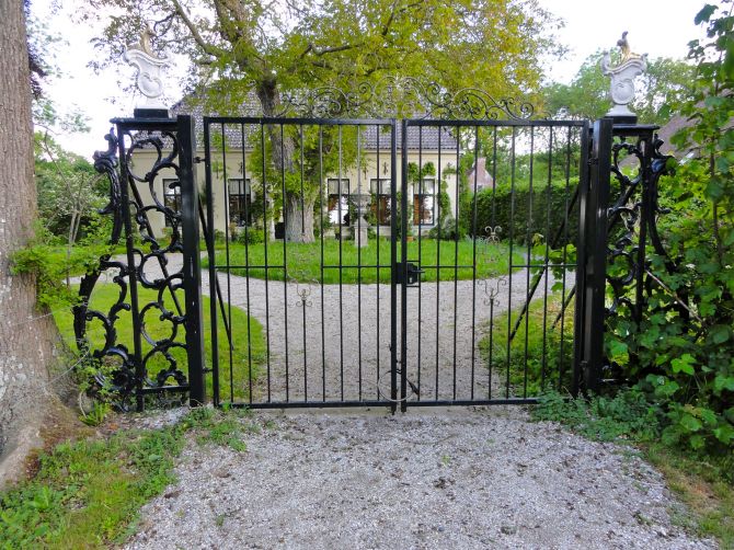 Wrought iron gate_How to Install a Driveway Gate_RenoQuotes.com