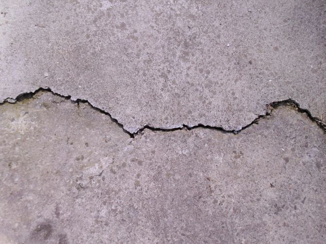 Ремонт потрескавшихся бетонных столешниц в компании Cracked Concrete Countertops