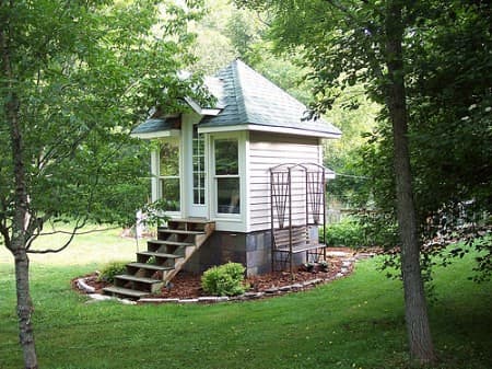tiny house_Expectations vs. Reality: Living in a Tiny House